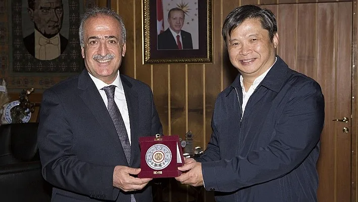 Nanyang Teknoloji Üniversitesi Öğretim Üyeleri Atatürk Üniversitesinde
