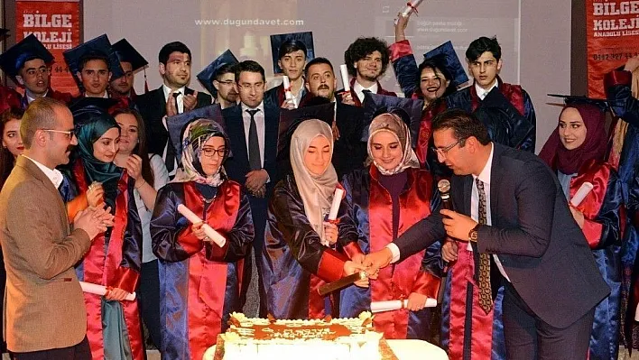 Bilge Koleji'nde mezuniyet coşkusu

