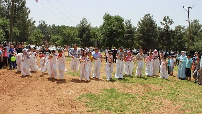 İHH yetimlerin yüzünü piknikte güldürdü
