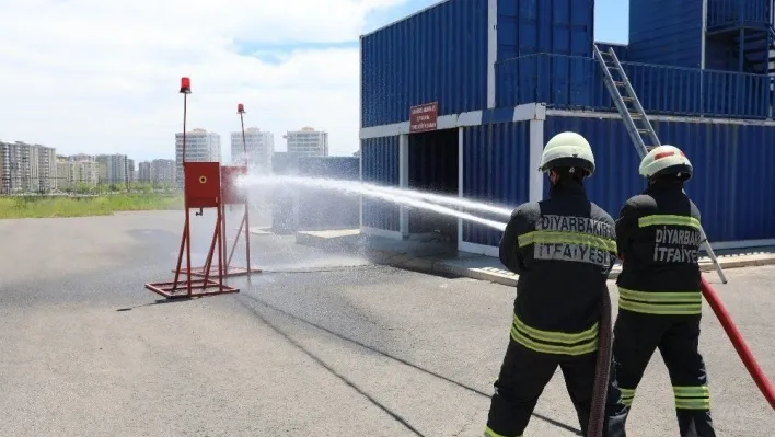 Belediye personellerine itfaiye eğitimi
