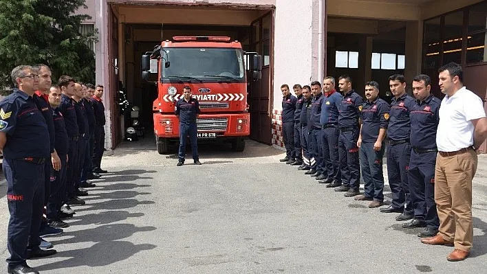 İtfaiyecilerin dualı nöbet değişimi
