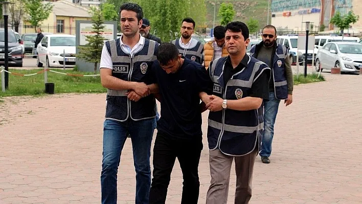 Sivas'ta 'FETÖ ve kuyumcu soygunu' bahanesiyle dolandırıcılık
