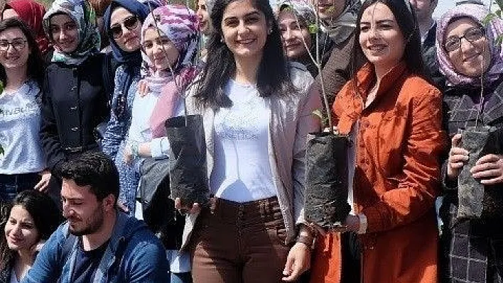 ÇEKO öğrenci kulübü 15 Temmuz şehitlerini unutmadı
