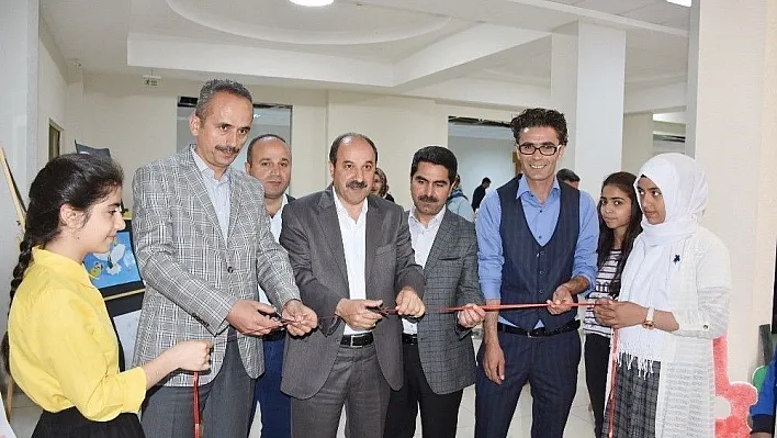 Öğrencilerin hazırladığı resim sergisi  açıldı
