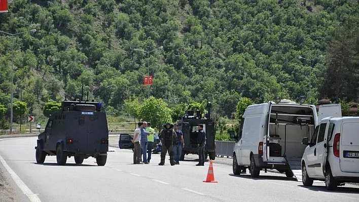 Tunceli'de şüpheli araç polisi alarma geçirdi