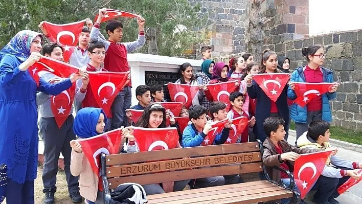 Nene Hatun'u kabri başında andılar
