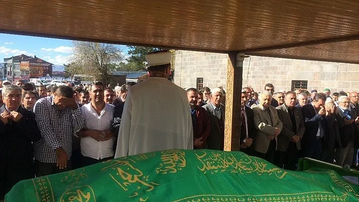 Başkan Hikmet Karaca'nın ağabeyi acısı
