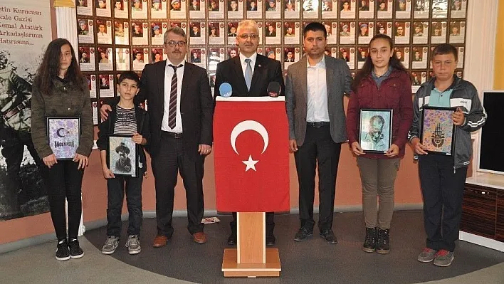 Resim sergisinden elde ettikleri geliri şehit ailelerine bağışladılar

