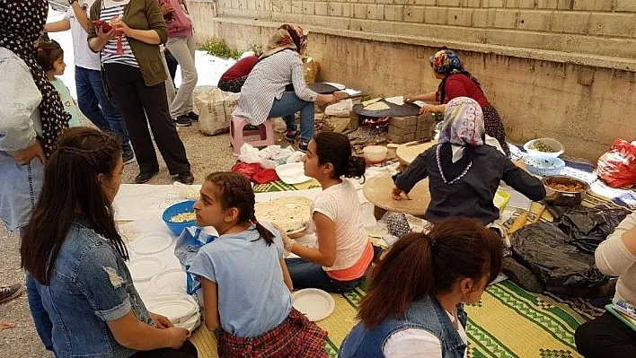 Şehit Feyzullah Taşkınsoy Ortaokulunda kermes şenliği
