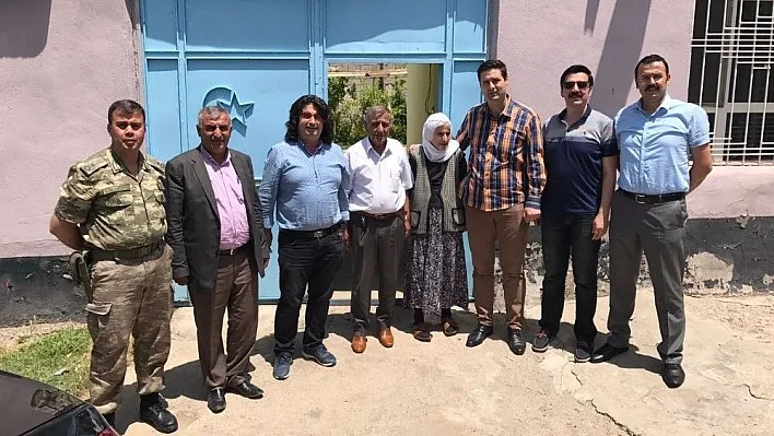 Başkan Gülenç'ten umreden dönen şehit ailesine ziyaret
