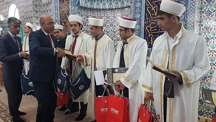 Genç Hatipler Minberde Güzel Hutbe Okuma Yarışması finali yapıldı
