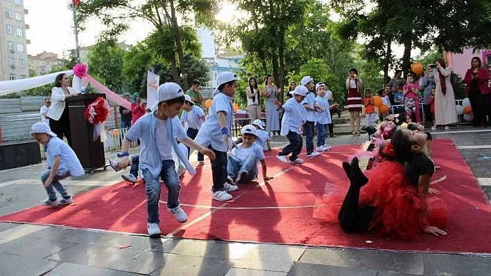 Minik öğrencilerin performansı göz doldurdu
