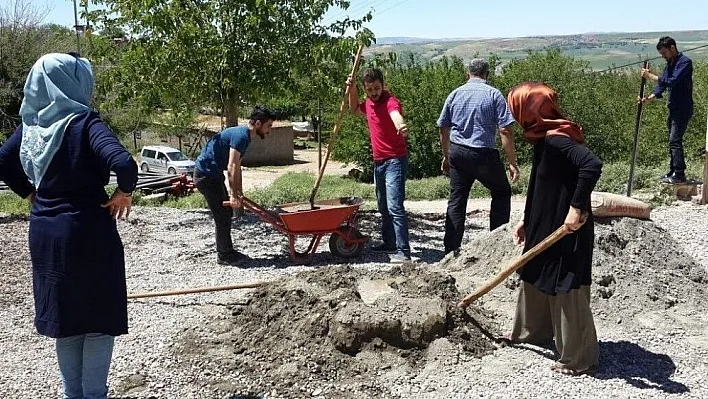 Üniversite öğrencilerinden 'Her köye ulaş mutluluğu paylaş' isimli proje
