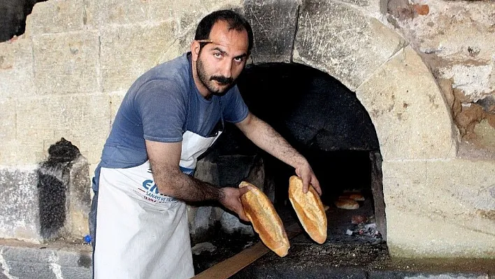 Tarihi tabyada 130 yıl sonra yeniden ekmek pişirdiler
