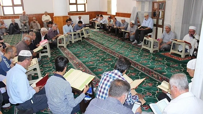 Camilerde mukabe yoğunluğu
