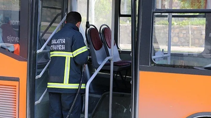 Yolcu otobüsünde yangın çıktı
