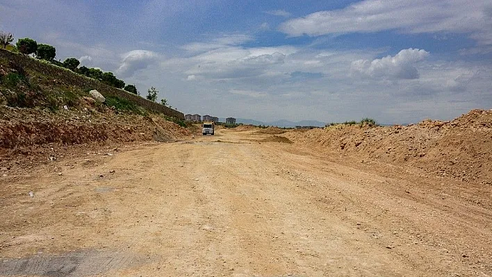 Büyükşehir, yeni stada bağlantı yolu yapıyor
