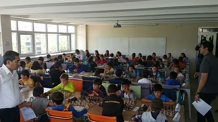 Minikler satranç turnuvası yapıldı
