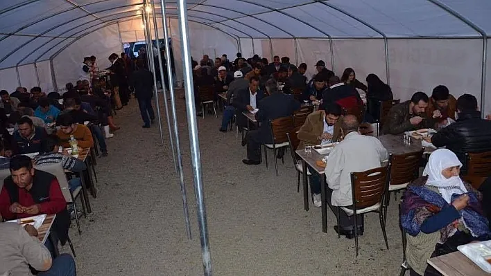 Çat Belediyesi'nden iftar çadırı
