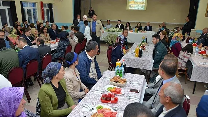 Üzümlü ilçesi sakinleri iftarda buluştu
