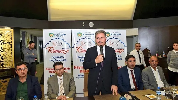 Çakır basın mensuplarıyla iftarda bir araya geldi
