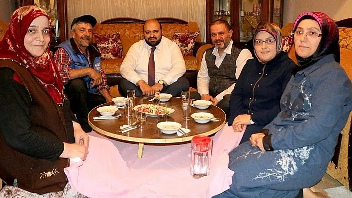 Başkan Orhan'dan çat kapı iftar
