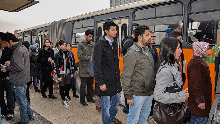 Belediye otobüsleri öğrencileri LYS'ye ücretsiz taşıyacak
