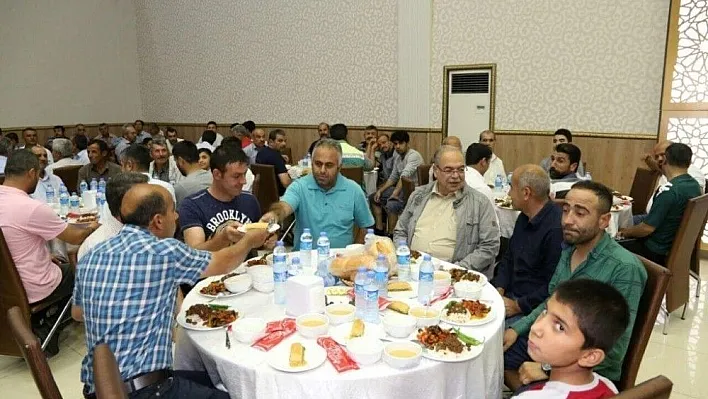 Belediye personeli iftarda buluştu
