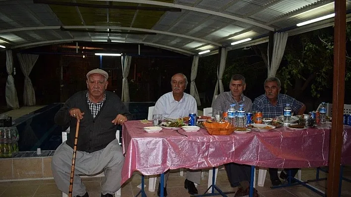 Akçadağlı genç iş adamları iftarda bir araya geldi
