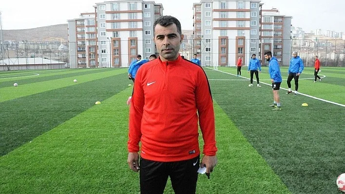 Elaziz Belediyespor, Turgut ile devam kararı aldı