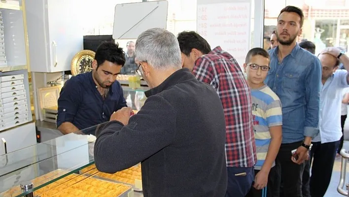 Sivas'ta ucuz baklava kuyruğu
