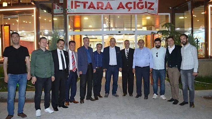 Ilıcalı, Emekliler Derneğinde iftar yaptı
