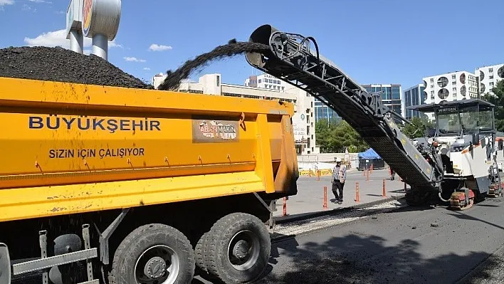 Elazığ Caddesi asfaltlanıyor
