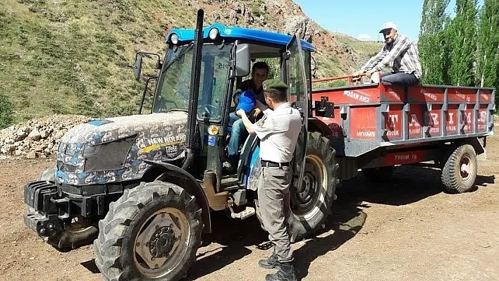 Jandarmadan sürücülere 'ceza' yerine 'hediye'
