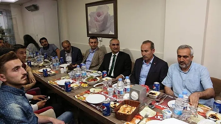 Sivas'ta basın çalışanları iftarda bir araya geldi
