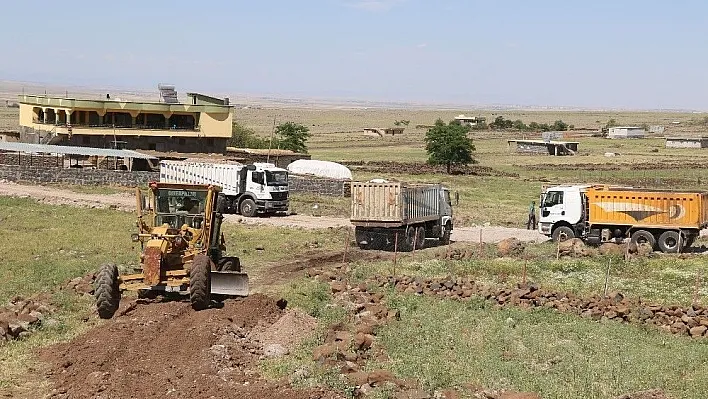 Bağlar Belediyesi bir mahallenin daha yolunu yaptı
