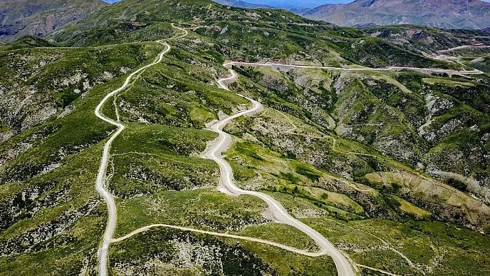 Büyükşehir 45 km'lik yolu genişletiyor
