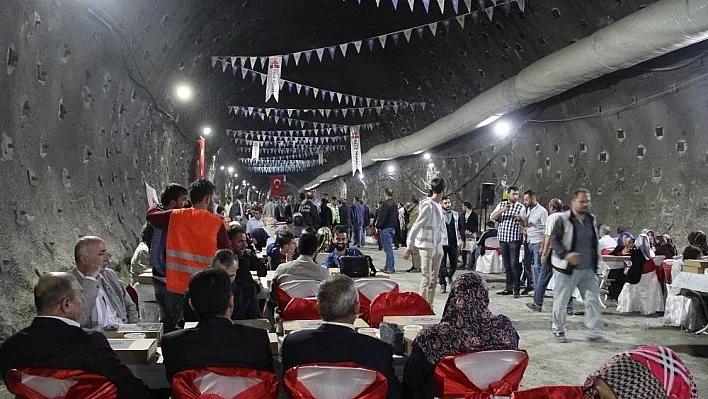 650 kişi tünelde iftarda buluştu
