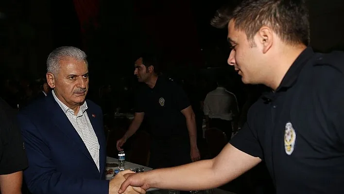 Başbakan Yıldırım'dan güvenlik güçlerine ziyaret
