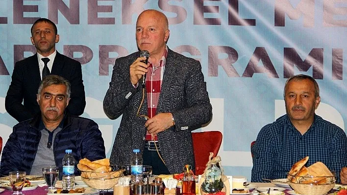 Başkan Sekmen gazetecilerle iftarda bir araya geldi
