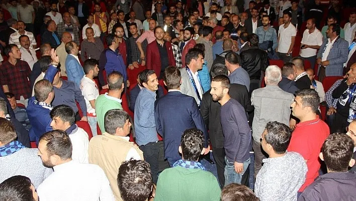 Erzurum'da gergin kongre
