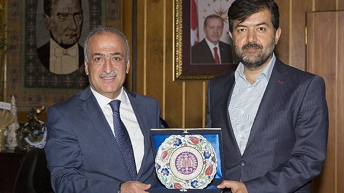 ÖNDER Başkanı Halit Bekiroğlu, Rektör Çomaklı'yı ziyaret etti
