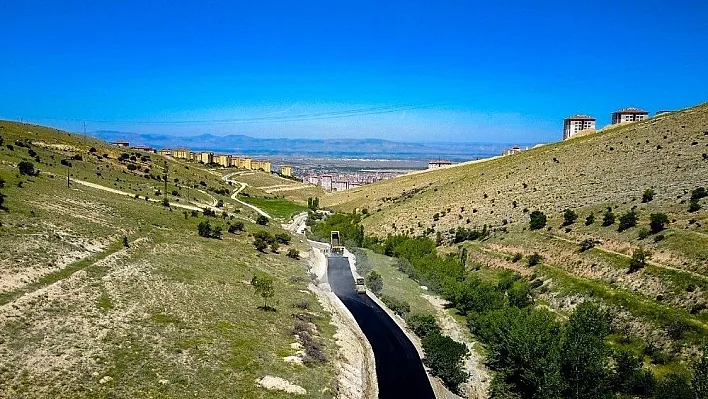 4 mahallenin grup yolu asfaltlandı
