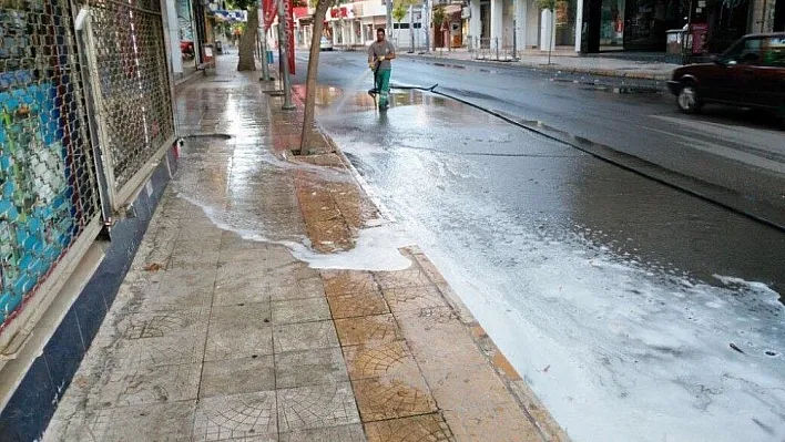 Temizlik işleri müdürlüğünden sabah temizliği
