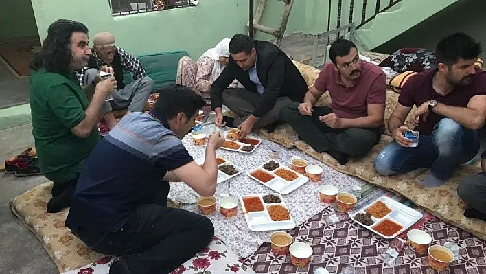 Başkan Gülenç çat kapı ziyaretlerini sürdürüyor
