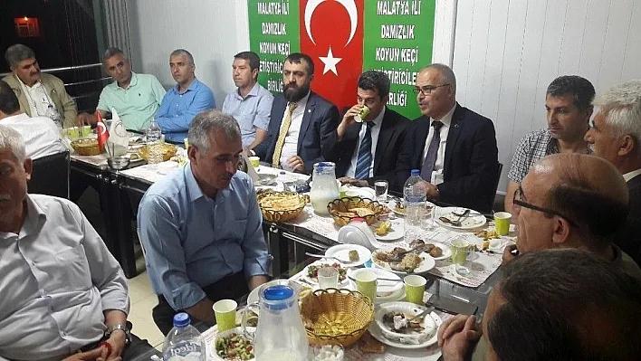 Damızlık Koyun Keçi Yetiştiricileri Birliğinden iftar yemeği
