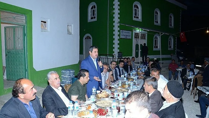 Eser vatandaşlarla iftarda bir araya geldi
