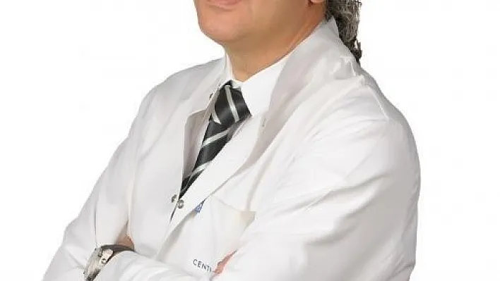 Gençlerde saç kaybı çözümsüz değil
