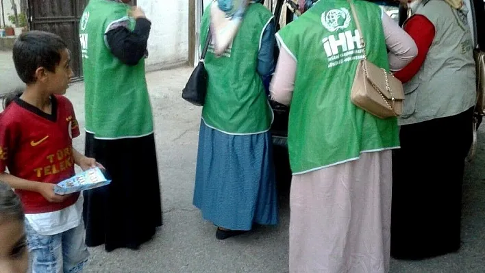 İHH Gönüllüsü bayanlar yetimlerle bir oldu
