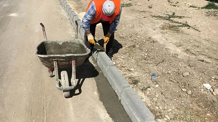 Sümerevler Mahallesinde kaldırım çalışması
